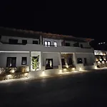 Elli Tropical Suites